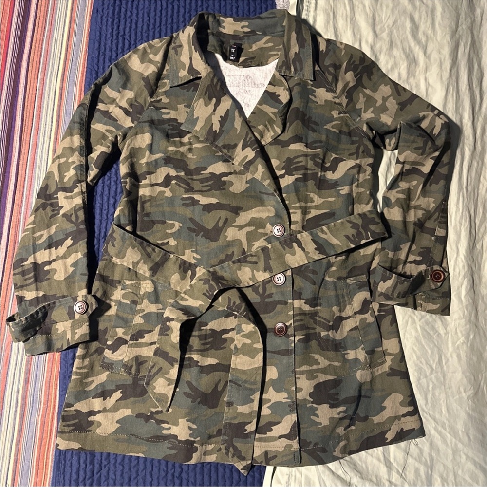 Camouflage Women's Jacket with Belt, Medium